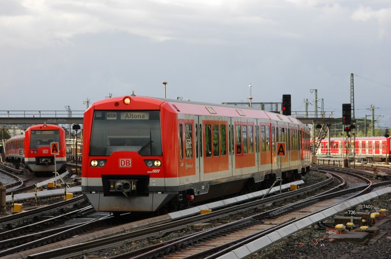 474 015 am 29.08.09 kurz vor erreichen des Zielbahnhofs Hamburg-Altona