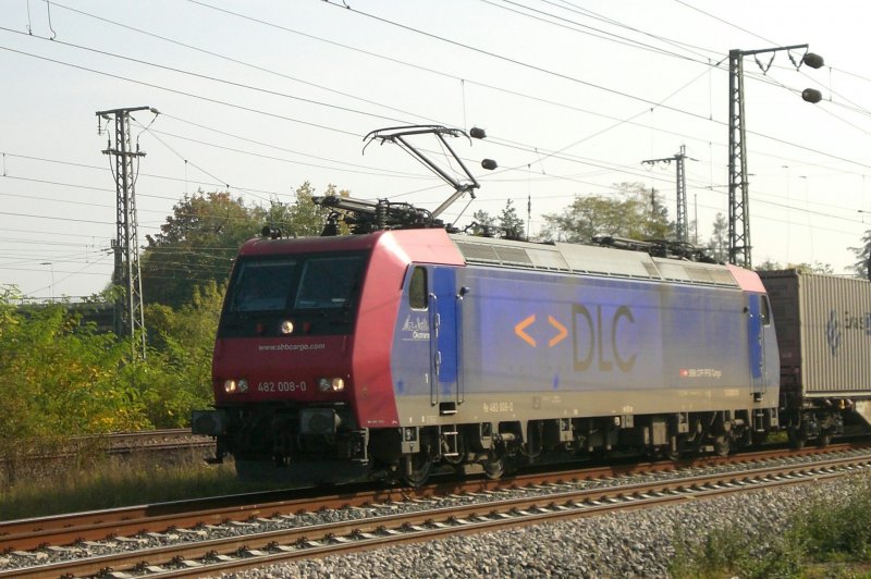 482 008 am 11.10.2007 kurz vor Mannheim Rbf.