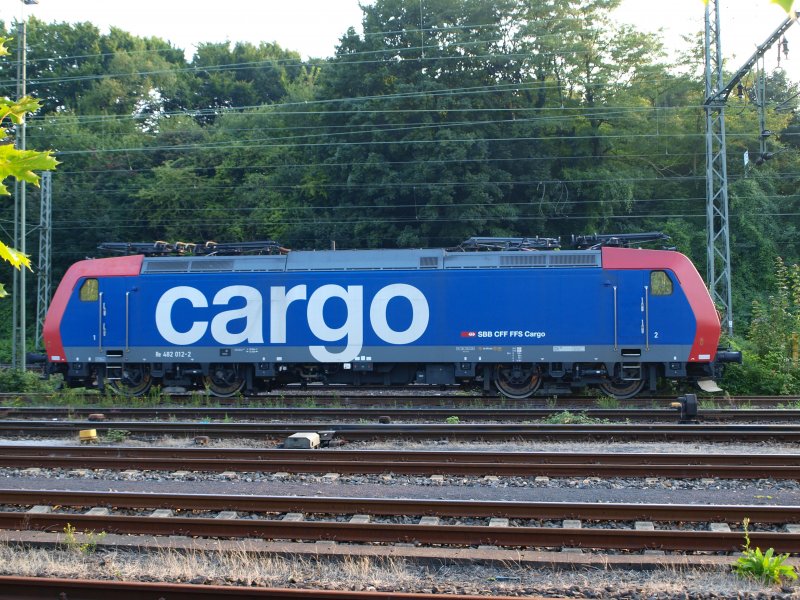 482 012-2 von der SBB Cargo steht in Aachen West abgestellt.