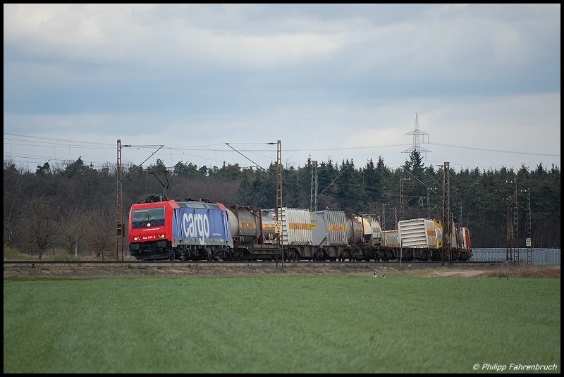 482 047-8 am 25.03.08 mit einen Containerzug mit Fahrtrichtung Graben-Neudorf am Km 28,0 der Rheintalbahn (KBS 702) kurz vor Waghusel.