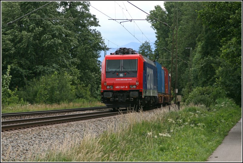 482 047 rollt am Zugschluss des DGS 43101  TRANSPED-EXPRESS  zum Brenner, hier bei Rosenheim am 27.06.07 (2).
