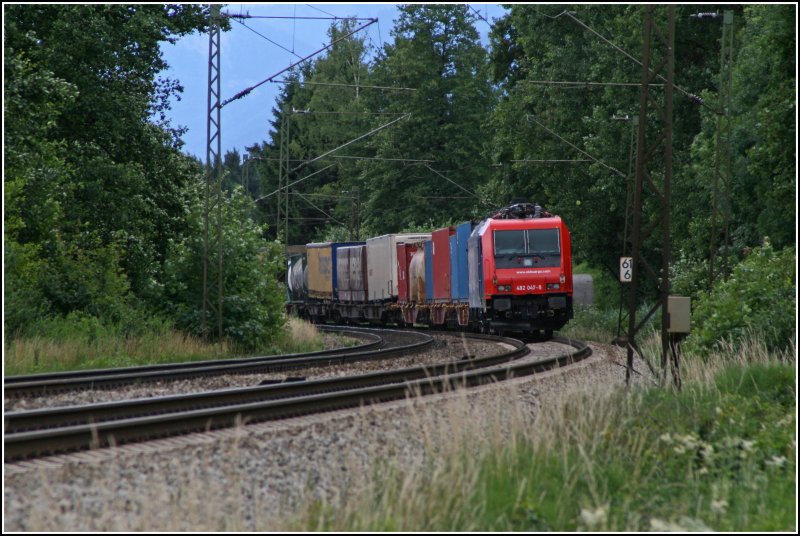 482 047 rollt am Zugschluss des DGS 43101  TRANSPED-EXPRESS  zum Brenner, hier bei Rosenheim am 27.06.07 (3).
