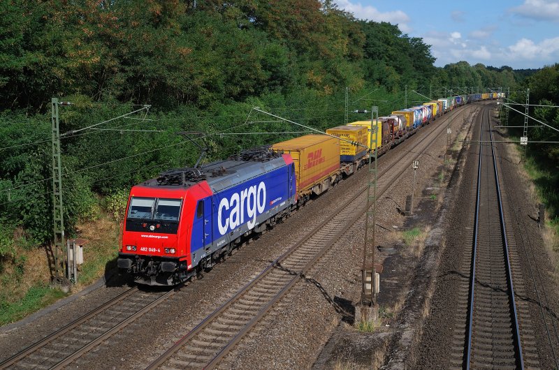 482 049 (SBB Cargo) mit KLV-Zug vor Sprtze (12.09.2009)