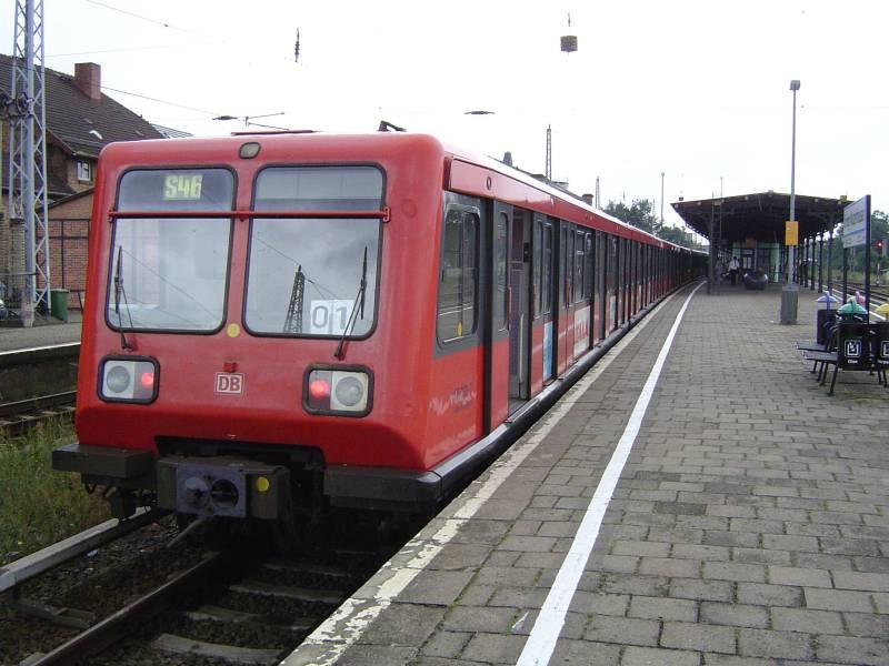 485 032 ist,  als S46 von Gesundbrunnen, am 16.07.04 in Knigs Wusterhausen angekommen.