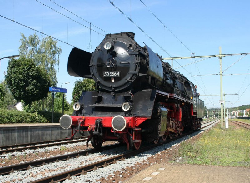 50 3564 der VSM beim umsetzen im Bhf Valkenburg (NL) am 8-7-2007