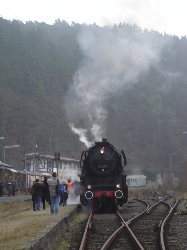 50 3576 der NTB steht am 2.12.06 im Bahnhof Bad Schwalbach.