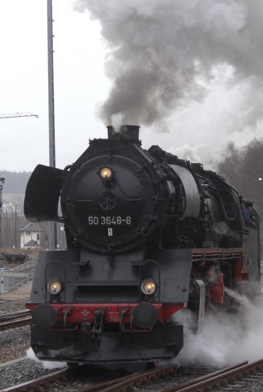 50 3648-8 verlsst am 28.03.09 den Bahnhof Schlettau in Richtung Annaberg-Buchholz. (Bildautor: Christian Paul)