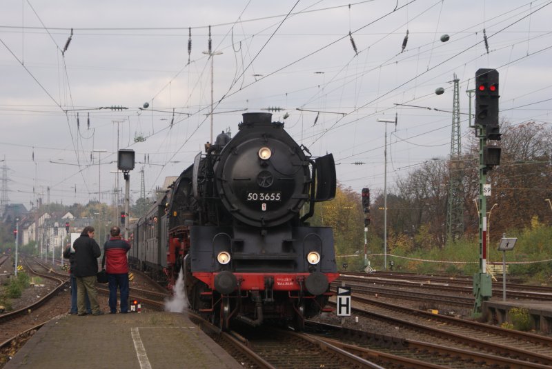 50 3655 mit einem Sonderzug bei der Einfahrt in Solingen Hbf am 25.10.2008