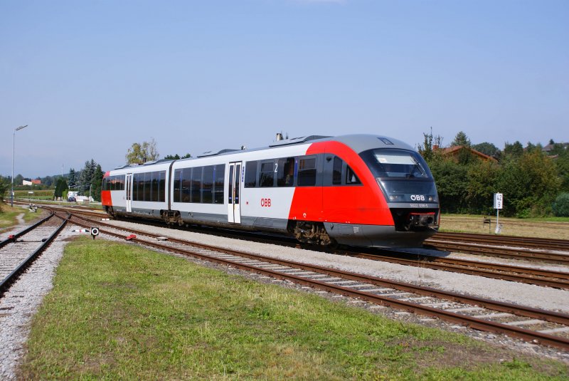 5022 036 als R2777 von Friedberg bei der Einfahrt in den Zugendbahnhof Oberwart, 12.09.2009.