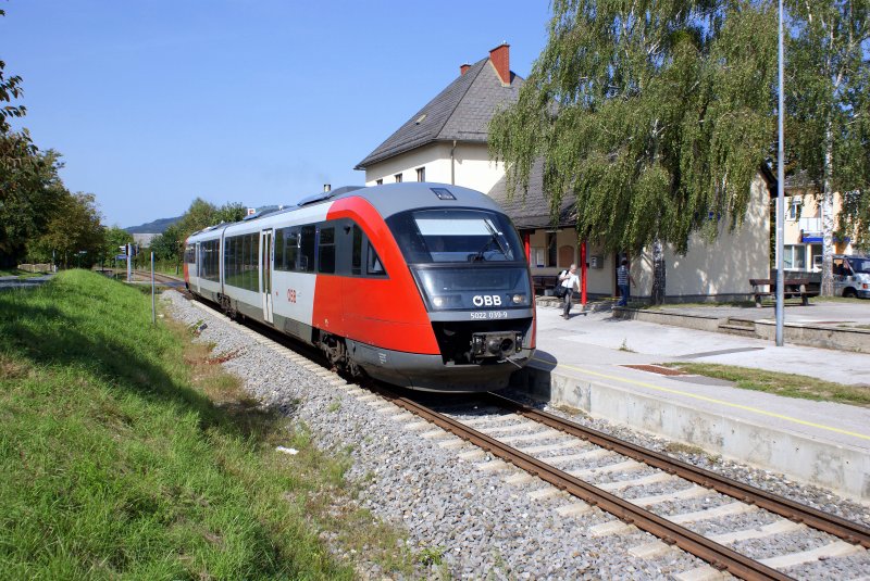 5022 039 am 10.09.2008 als Regionalzug (Friedberg-Oberwart) beim Halt in Pinkafeld.