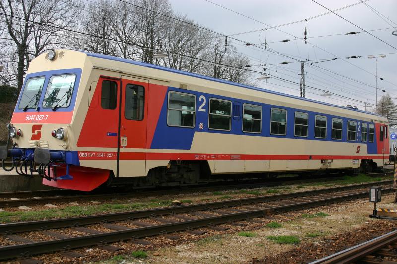 5047 027-7 am 17.4.2006 im Bahnhof Sigmundsherberg.