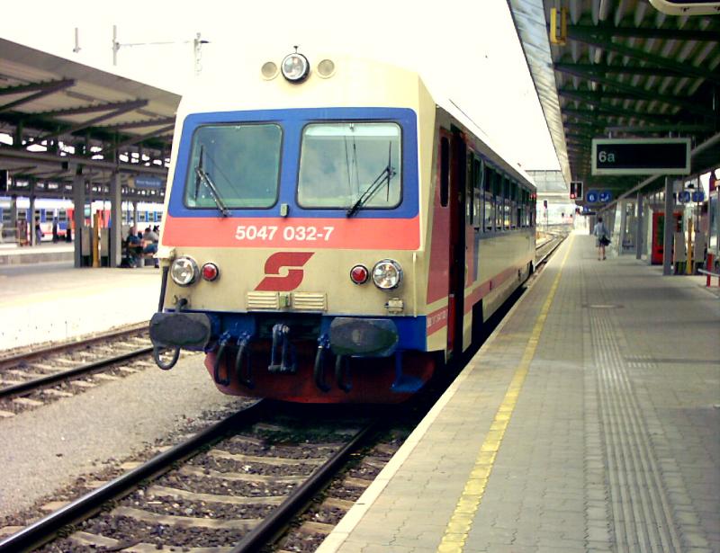 5047 032-7 im Bhf. Wr. Neustadt
Juli 2003