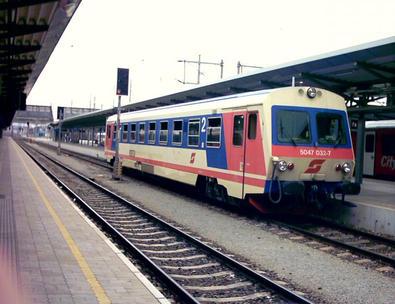 5047 032-7 im Bhf. Wr. Neustadt
Juli 2003