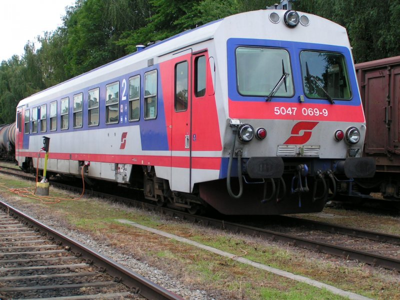 5047 069-9 hngt an der Steckdose; Bhf. RIED i.I.; 080614 