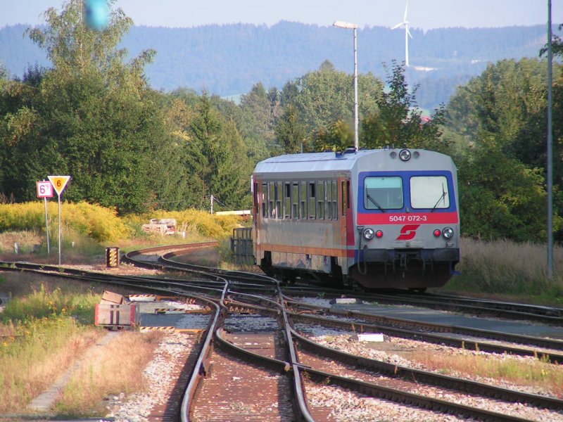 5047 072-3 als R3484 am Weg nach Attnang-Puchheim bei der Ausfahrt RIED i.I. 2006-09-20
