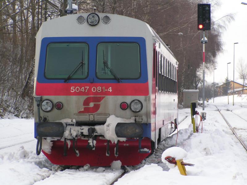 5047 081-4 hngt an der Steckdose, Bhf. RIED i.I. 2006-01-06