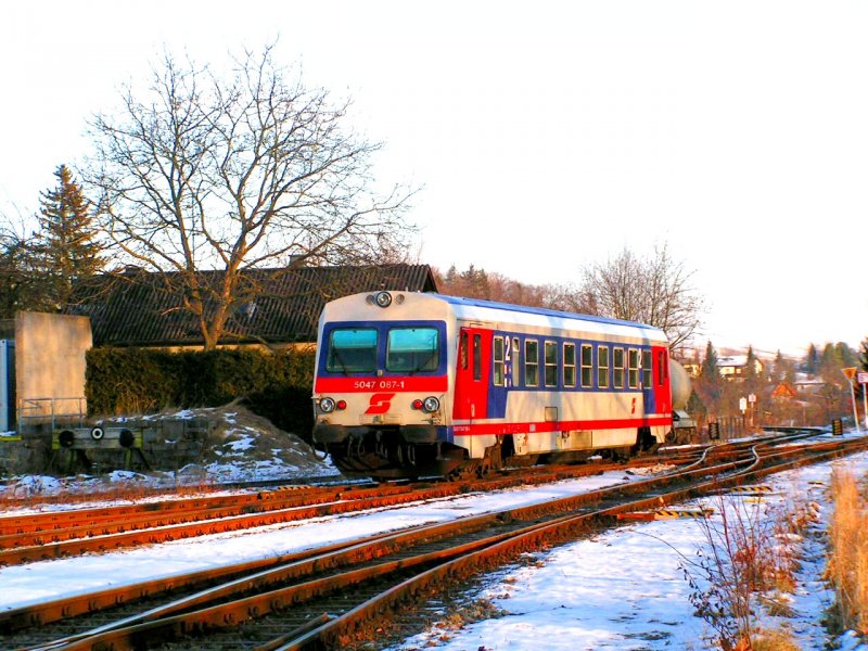 5047 087-1 verkehrt als R 5977; 080103