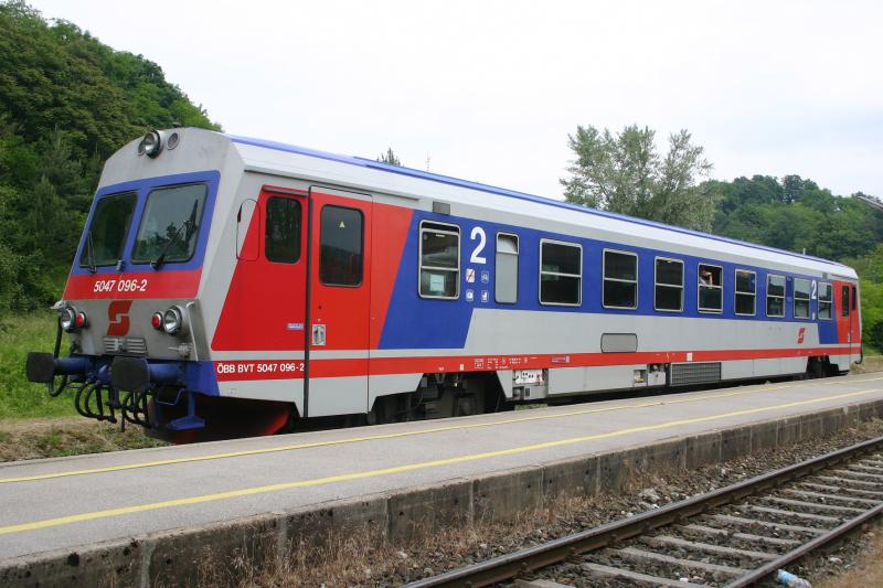5047 096-2 in Seebenstein. (12.6.2005)