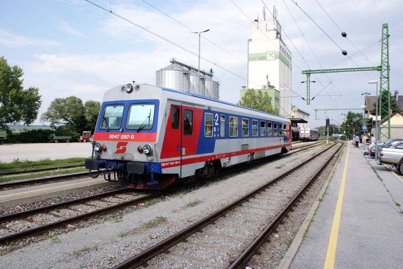 5047 097 fhrt am 25.07.2008 als Regionalzug von Neckenmarkt-Horitschon in Deutschkreutz ein.