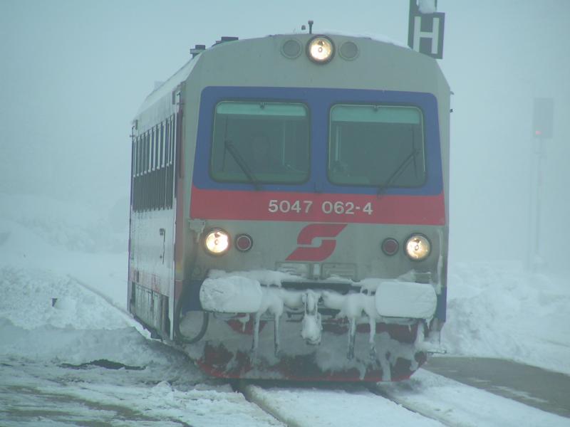 5047062-4 durchbricht die Nebelwand am 4. Jnner 2006