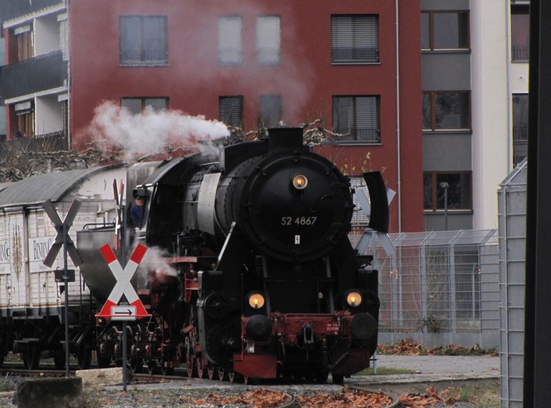 52 4867 auf der Hafenbahn in Frankfurt/Main 07.Dezember 2008
