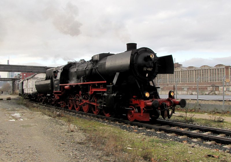 52 4867 auf der Hafenbahn in Frankfurt/Main 07.Dezember 2008
