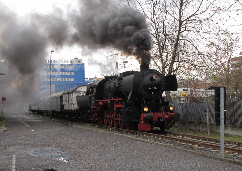 52 4867 auf der Hafenbahn in Frankfurt/Main 07.Dezember 2008
