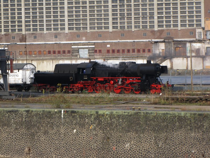 52 4867 auf der Hafenbahn in Frankfurt/Main 07.Dezember 2008 
