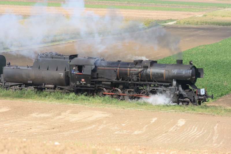 52 4984 am 8.9.07 vor Mollmannsdorf Anfahrt Weinviertler-Semmering
auf dem Weg nach Ernstbrunn