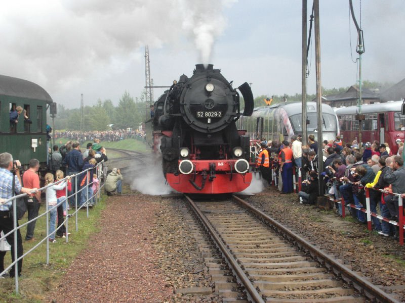 52 8029 bei der Lokparade zum heizhausfest im SEM Chemnitz 2006