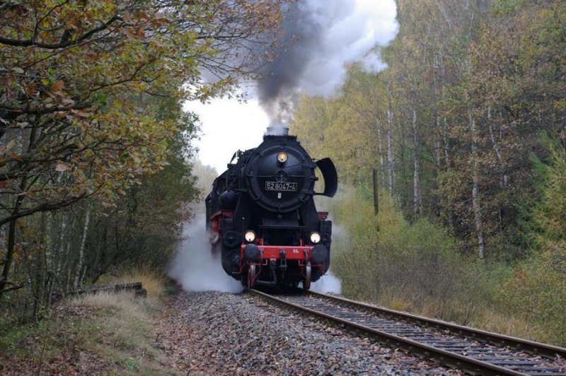 52 8047-4 fuhr am 31.10.08 von Nossen nach Freiberg,diese Aufnahme entstand im Zellwald.