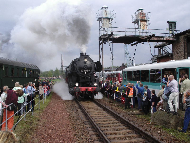 52 8079 bei der Lokparade zum Hilbersdorfer Heizhausfest 2006