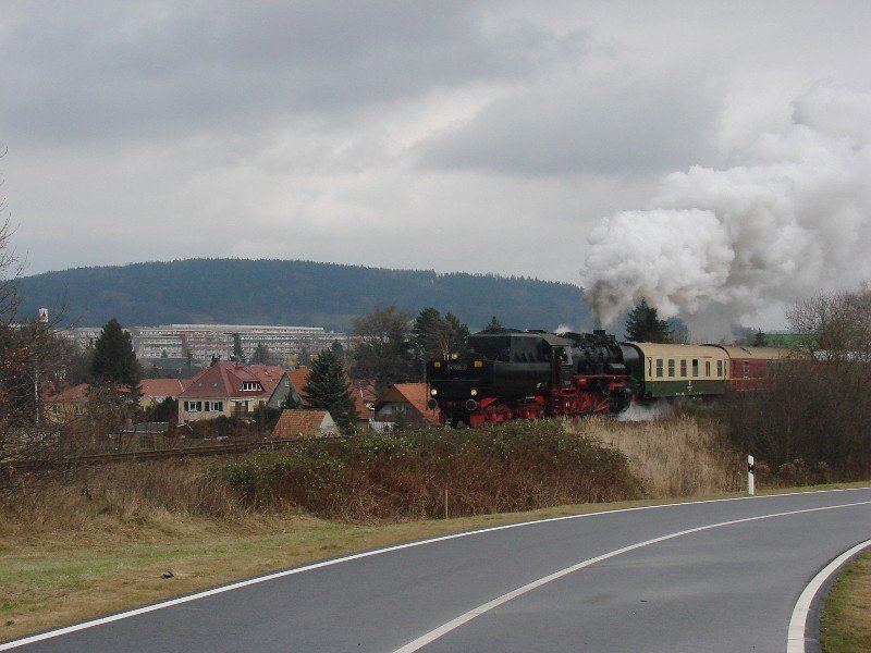 52 8080-5 mit einem Nikolauszug am 06.12.2008 in Wilthen