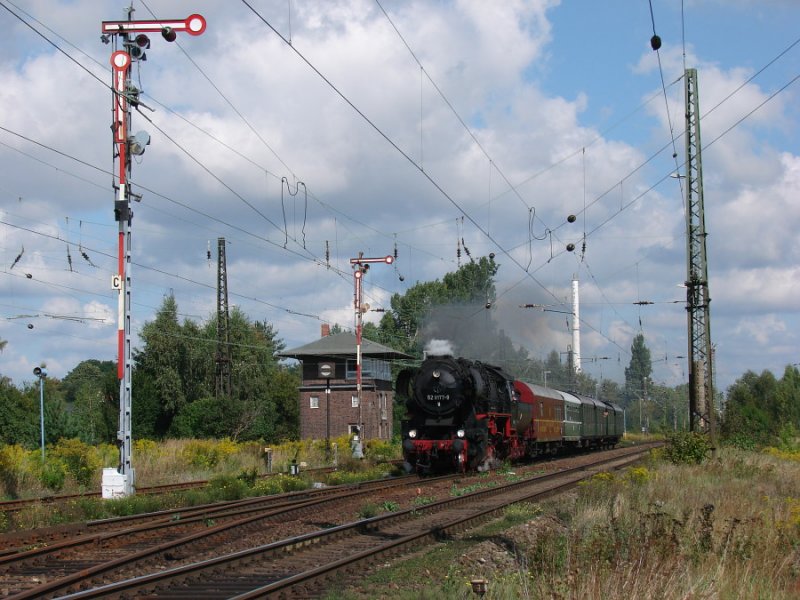 52 8177-9 mit dem Sonderzug nach Delitzsch am 30.08.2008 in Wolfen