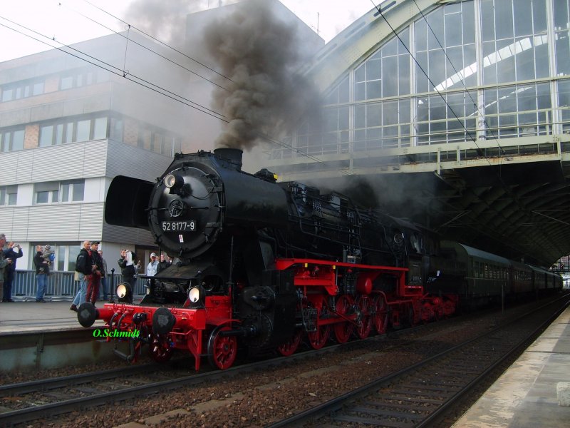 52 8177-9 im Ostbahnhof Berlin am 20.10.2007