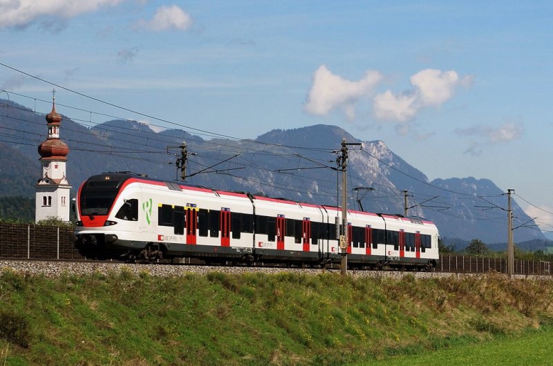 521 011 der SBB vor Brixlegg (20.09.2007)