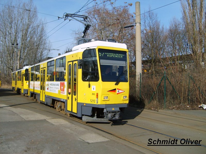 5212 in S Bahnhof Schneweide