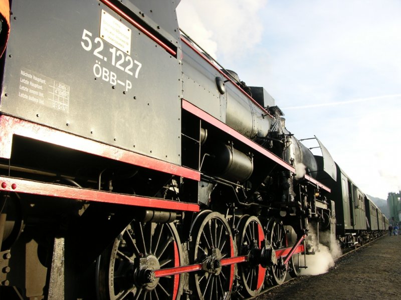 52.1227 aus Obdach kommend bei der Einfahrt in Weisskirchen. 1.12.2007