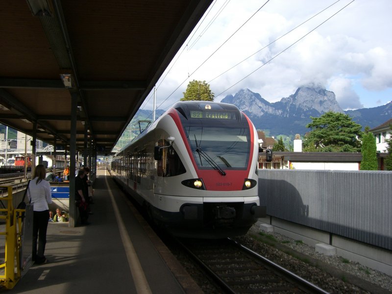 523 010 bei der Einfahrt in Brunnen! (17.08.2007)