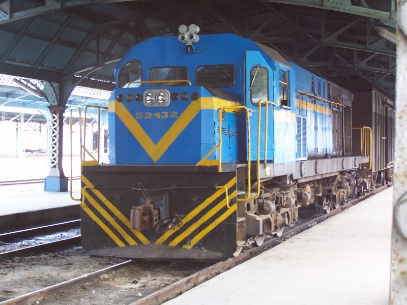 52432 vor Personenzug im Bahnhof von Havanna
29.03.2009