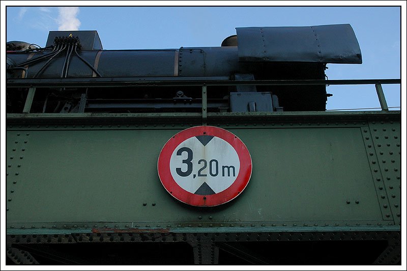 52.4984 nach der Ankunft mit ihrem Sonderzug aus Wien auf der Brcke in Spitz a.d. Donau am 23.6.2007.