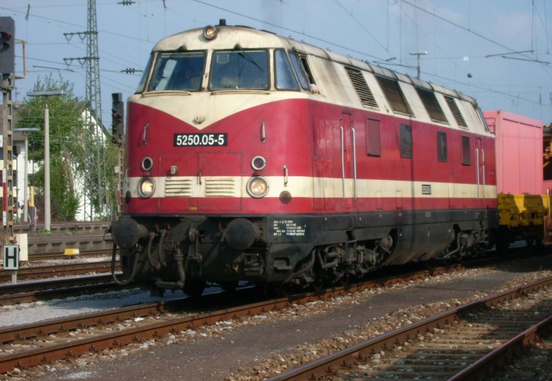 5250.05-6 mit Bauzug am 5.10.07 in Rastatt
