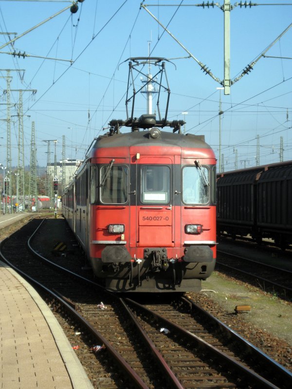 540 027 als ICE Ersatzzug am 25. Oktober 2008 in Singen.
