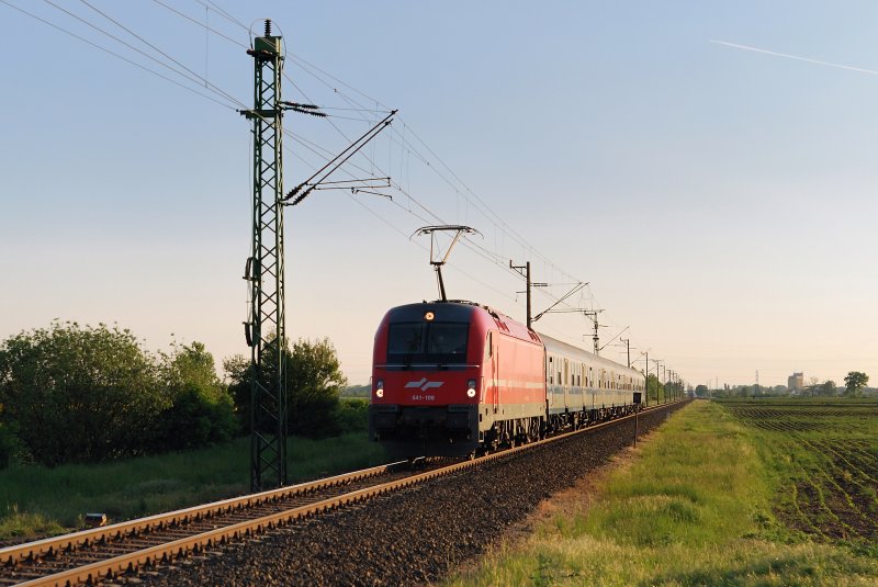 541 109 mit dem D 991 bei Csorna (08.05.2008)