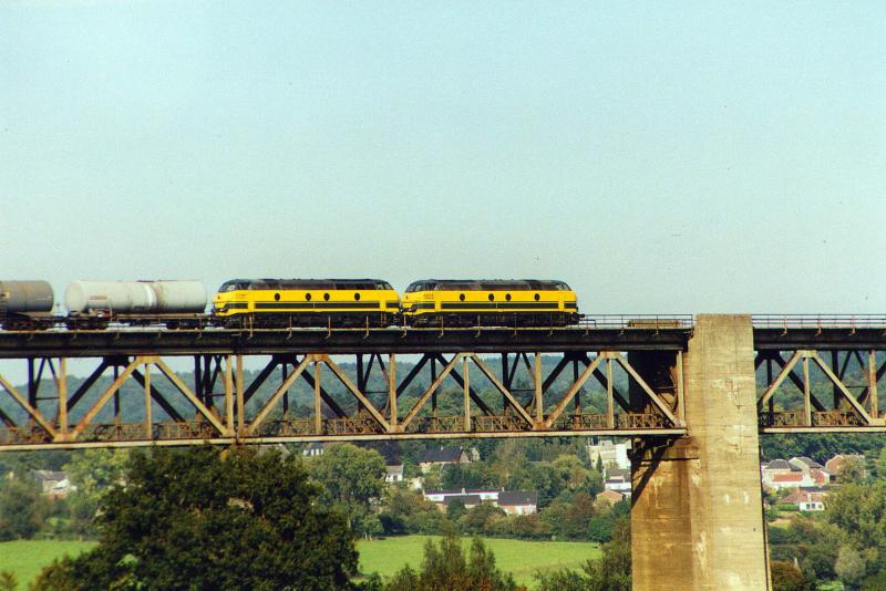 5527 und 5525 auf dem Geultalviadukt bei Moresnet Juni 2003