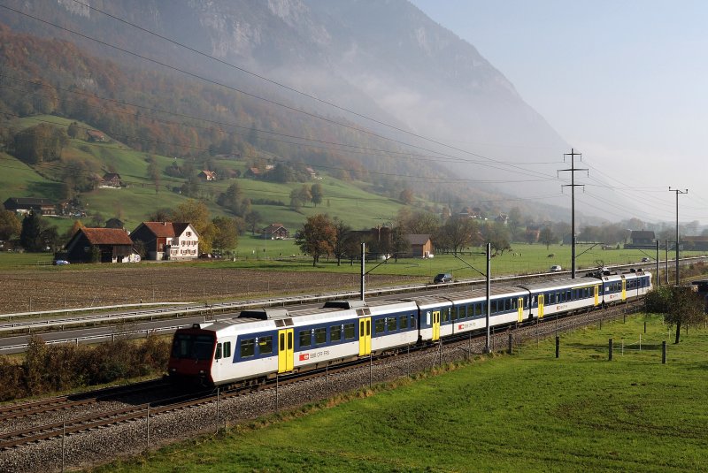 560 xxx mir R 7840 bei Flums (01.11.2007)