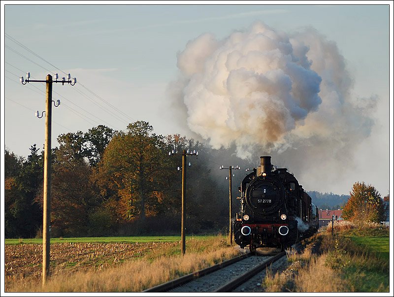 57 2770 (=�GEG-Lok 657.2770) mit einem Fotog�terzug von T��ling nach Garching am 18.10.2008 aufgenommen n�chst Tacherting.