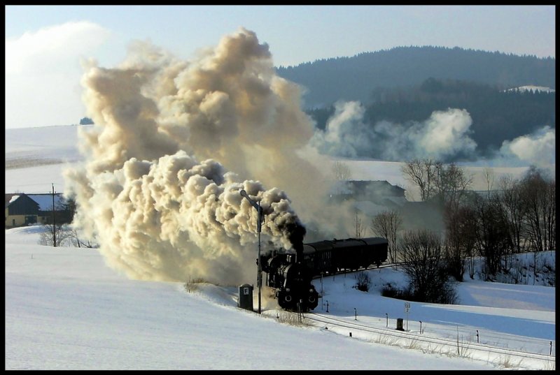 57.2770 und 638.1301 mhen sich sichtlich vor Eberschwang. 28.02.2009 Winterdampf-Spektakel im Hausruck