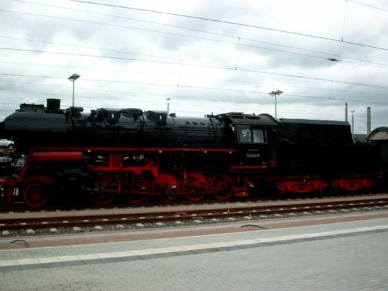 58 3047 im Bf.Glauchau zum Bahnhofsfest am 08.mai 2004