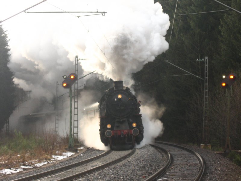 58 311 mit dem Dampfsonderzug von Triberg anch St.Georgen am B Nubach am 30.12.07